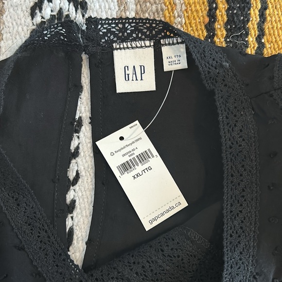 *NWT* Gap Sleeveless Blouse - Picture 3 of 5